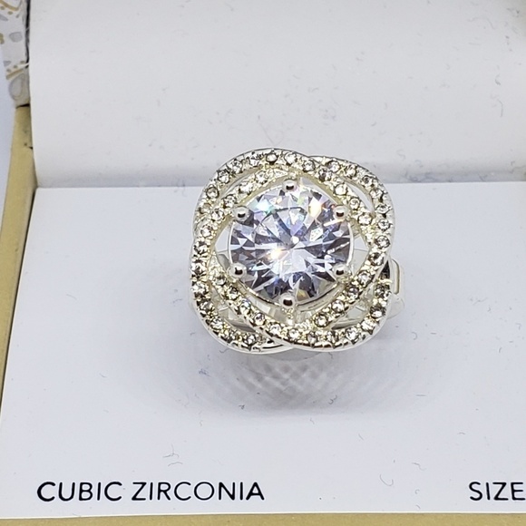 Charter Club Silver Tone Cubic Zirconia Ring Size 6 NEW - Picture 3 of 5